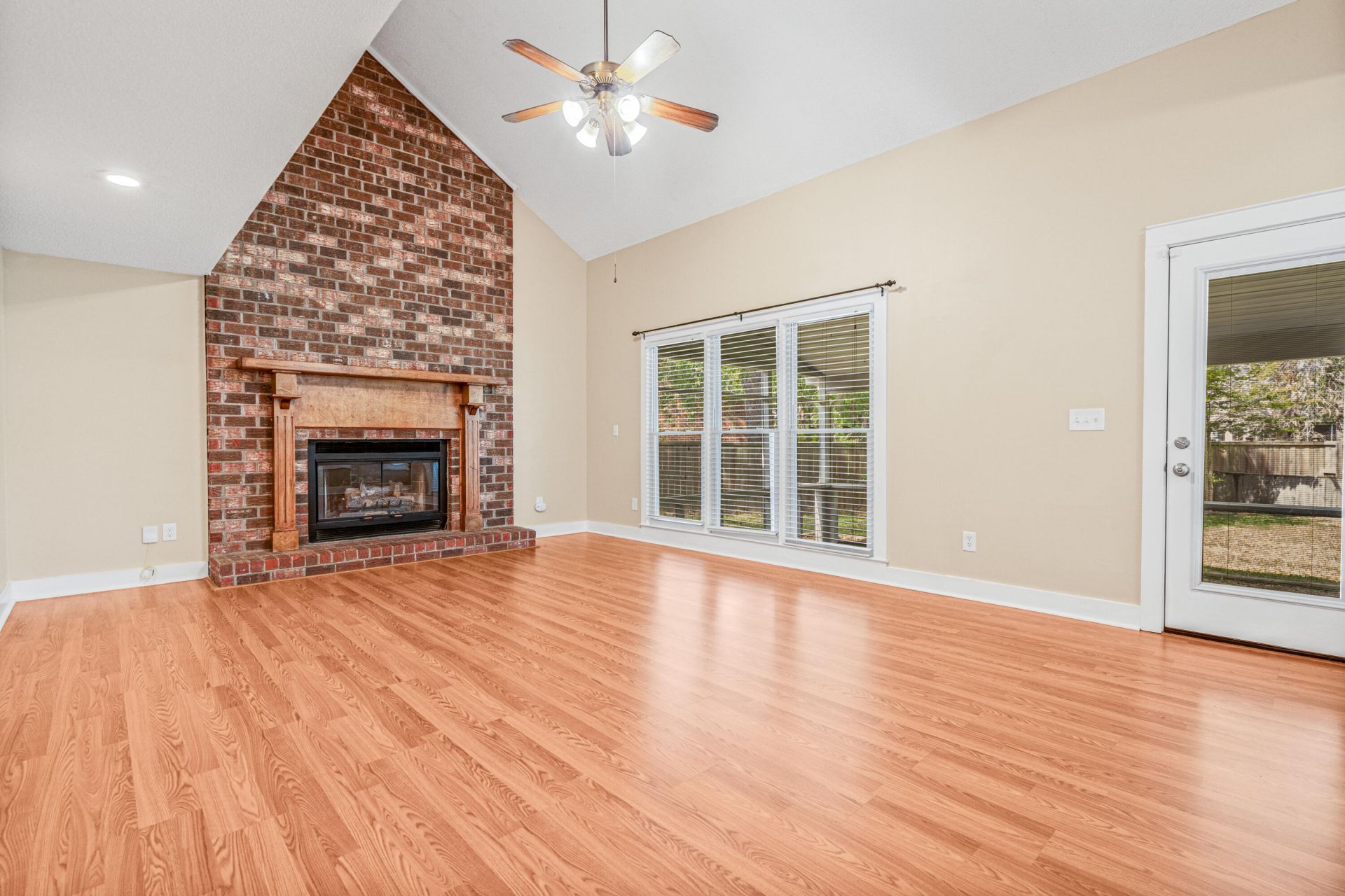 609 Black Oak Boulevard Photo 18