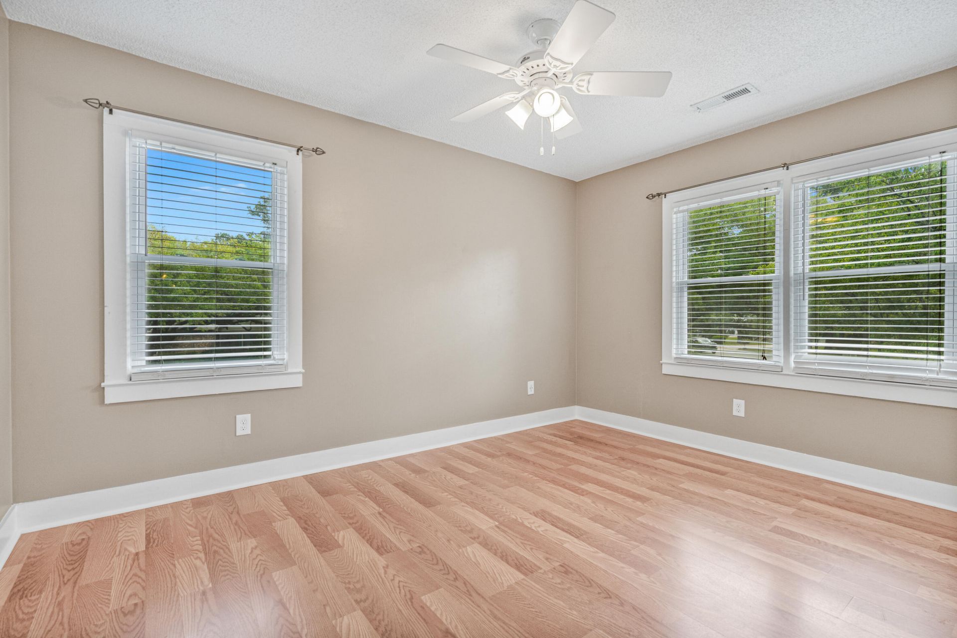 609 Black Oak Boulevard Photo 28