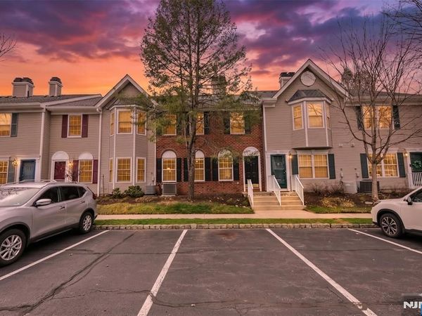 2071 Drake Court, MAHWAH, NJ 07430