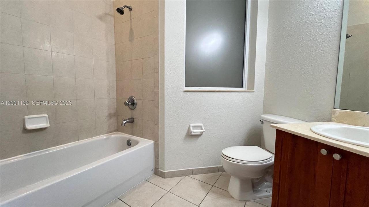 10885 NW 89th Ter, Unit 221, Doral, FL 33178 Photo