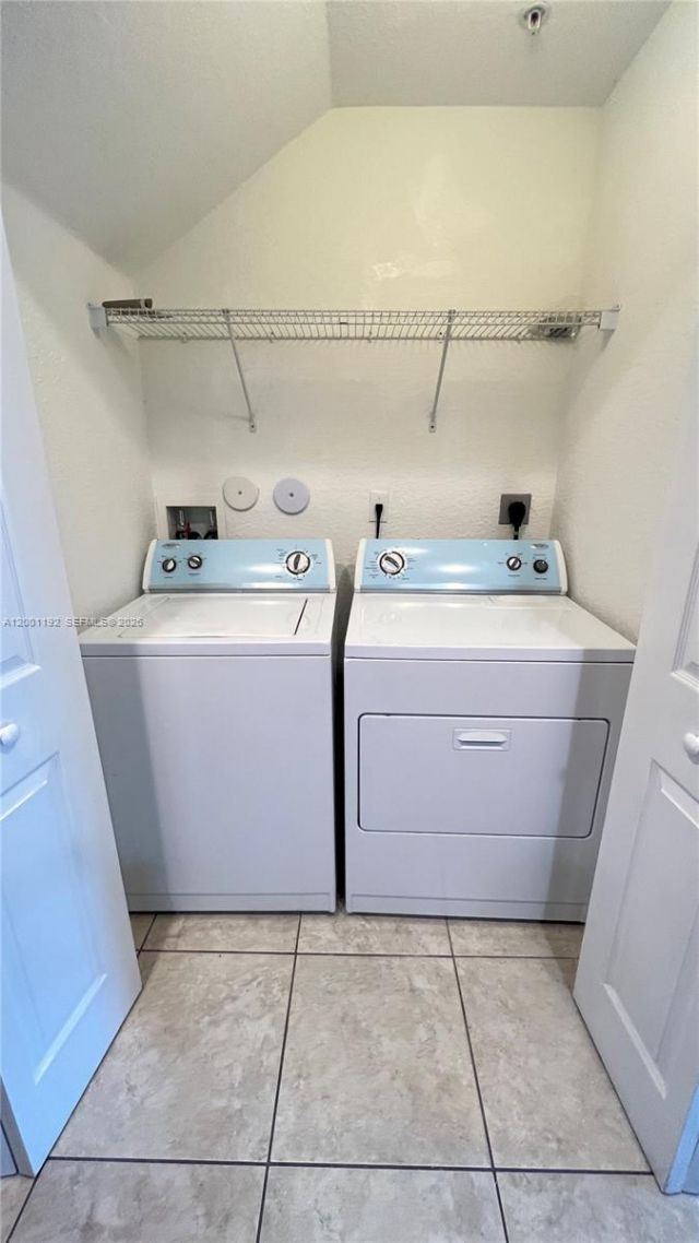 10885 NW 89th Ter, Unit 221, Doral, FL 33178 Photo