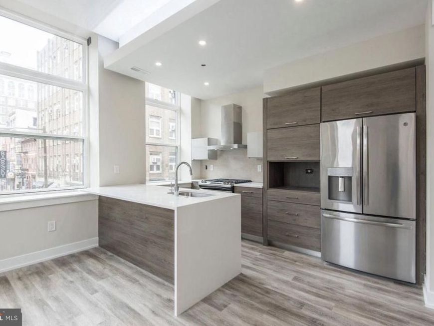 802 Sansom Street, Unit 402, Philadelphia, PA 19107 Main Photo