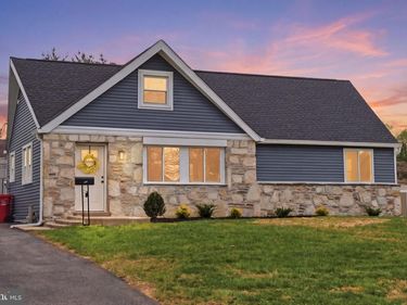 369 DEB LANE, WARMINSTER, PA 18974