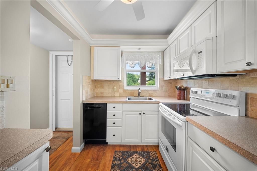 400 Forest Lakes Blvd, Unit 204, Naples, FL 34105 Photo