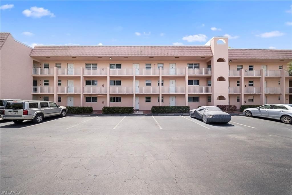 400 Forest Lakes Blvd, Unit 204, Naples, FL 34105 Photo