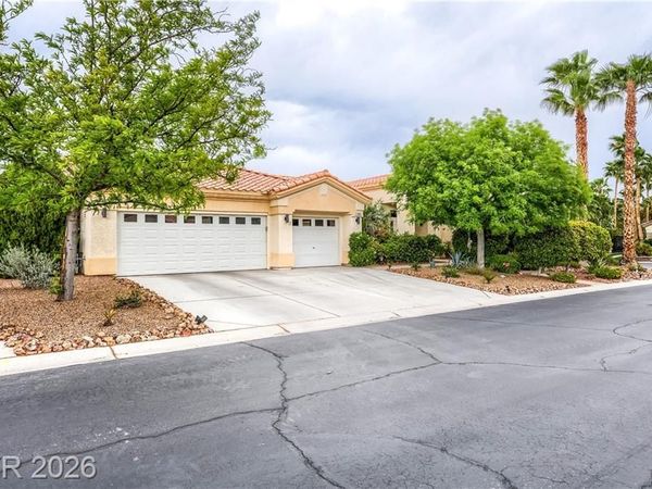 7400 Bisonwood Avenue, Las Vegas, NV 89131