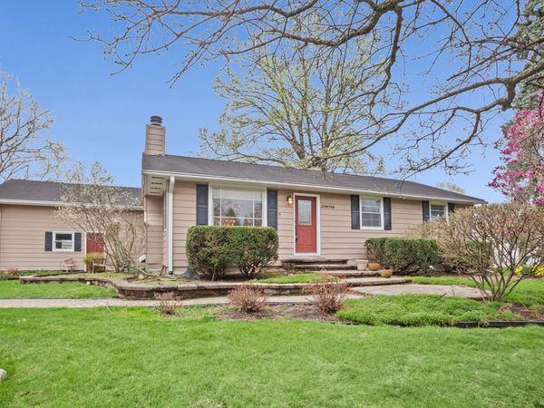 23W749 Bryn Mawr Avenue , Roselle, IL 60172