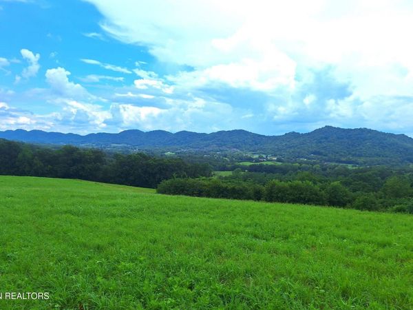 305 Race Track Rd, Rogersville, TN 37857