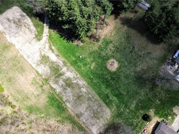 10 Spruce Ave , Fredericktown, PA 15333