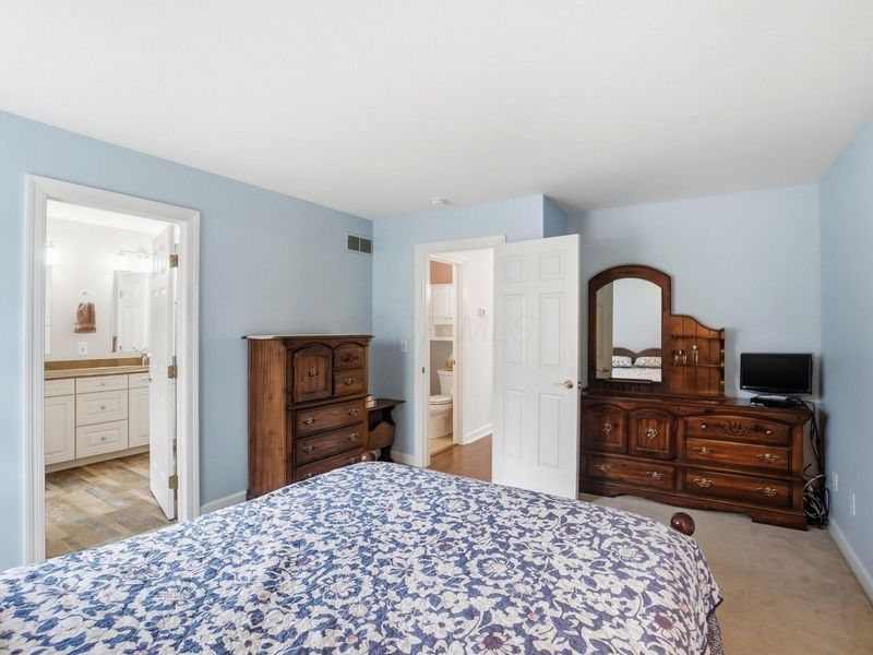 5547 Villas Drive, Unit 4D, Dublin, OH 43017 Photo 12