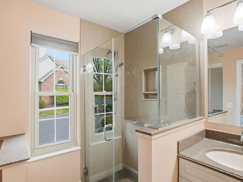 5547 Villas Drive, Unit 4D, Dublin, OH 43017 Photo 14