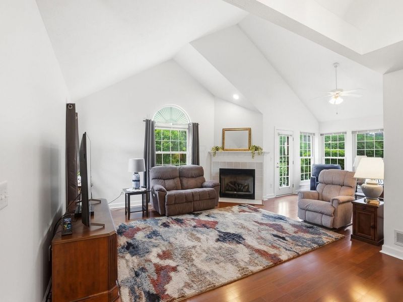 5547 Villas Drive, Unit 4D, Dublin, OH 43017 Photo 3