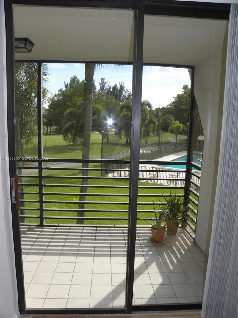 8050 W Mcnab Rd, Unit 206, Tamarac, FL 33321 Photo