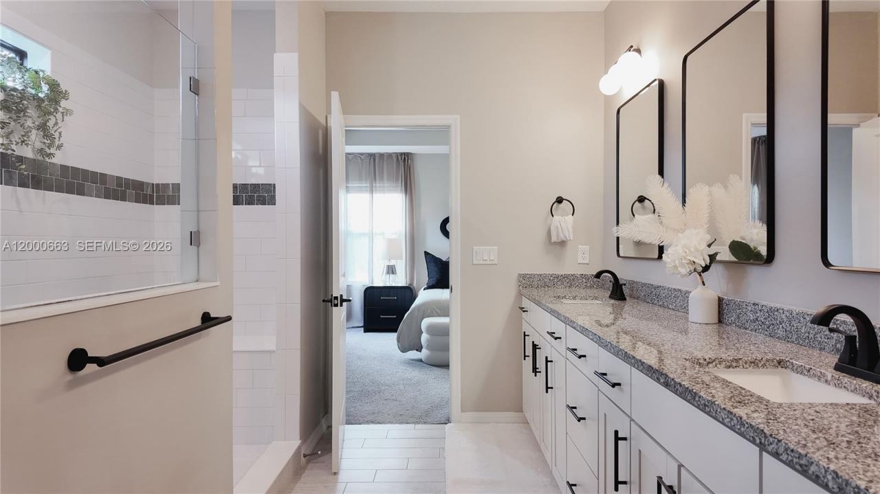 8108 NW 78th St, Tamarac, FL 33321 Photo