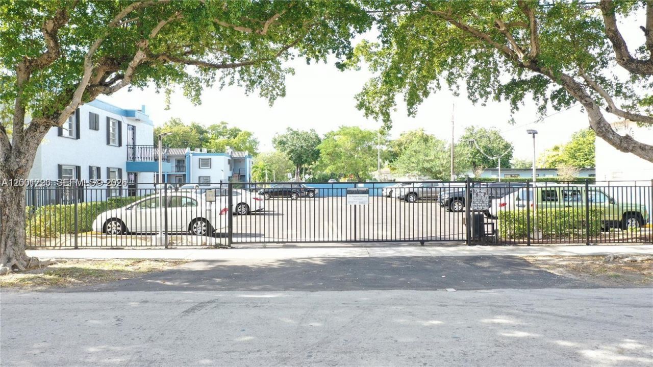 160 SW 30th Ave, Unit 204A, Miami, FL 33135 Photo