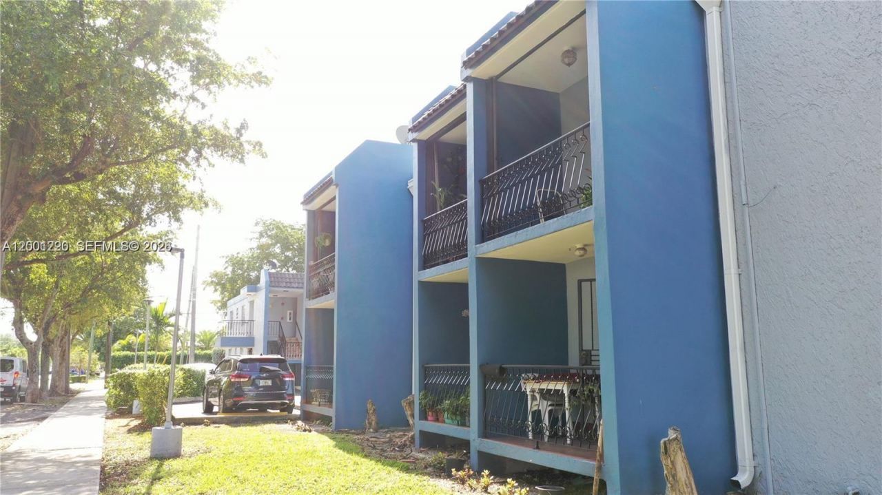 160 SW 30th Ave, Unit 204A, Miami, FL 33135 Photo