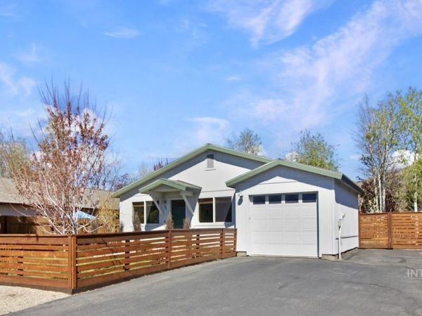 951 Forest Bend Dr, Hailey, ID 83333
