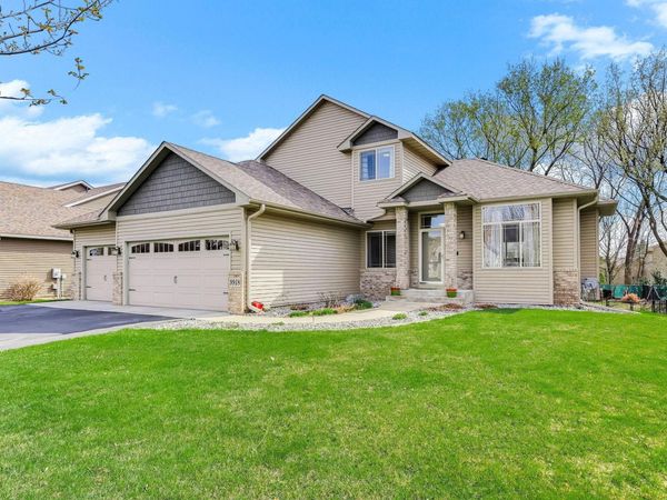 9918 Kiwi Avenue N, Brooklyn Park, MN 55443