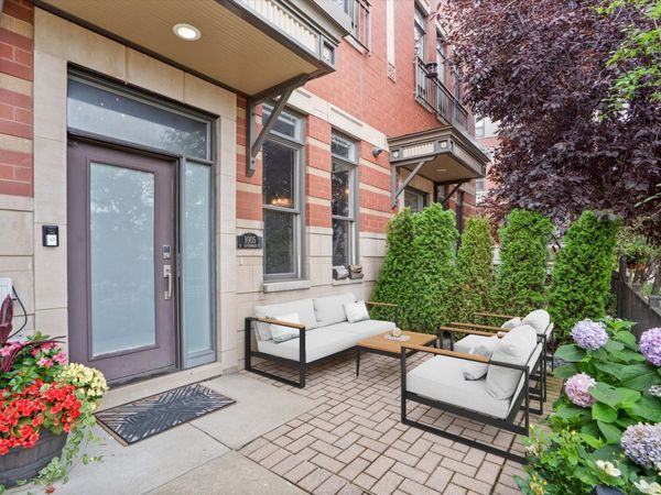 1005 N Riverwalk Street, Chicago, IL 60611