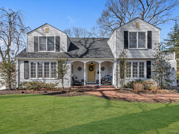 140 Cadman Avenue, Babylon, NY 11702