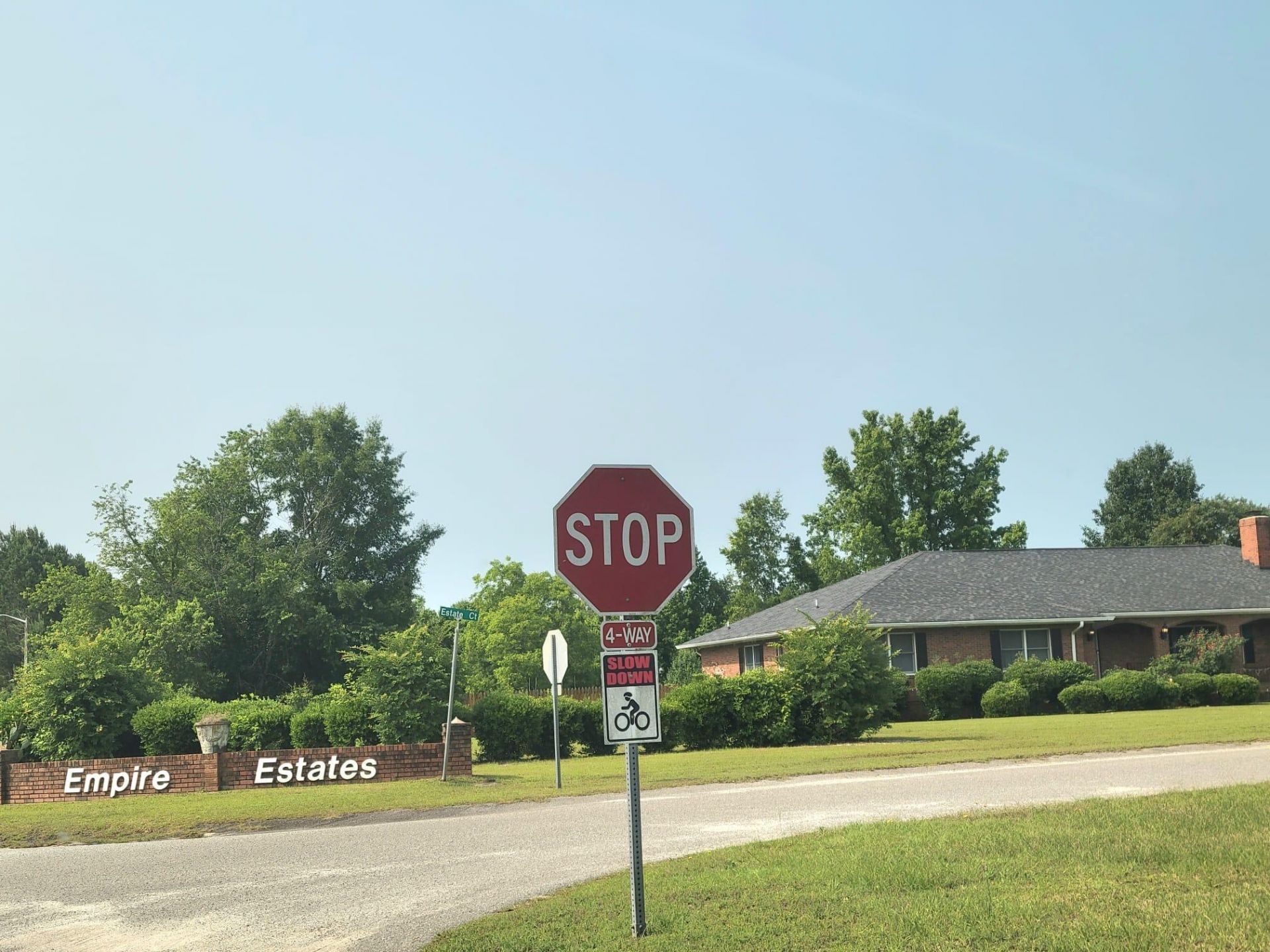 0 Estate Court Photo 5