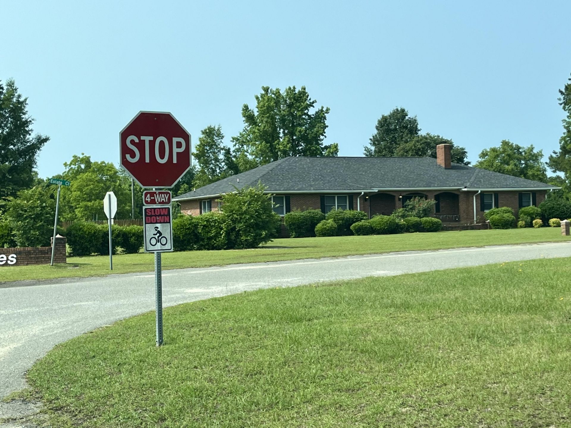 0 Estate Court Photo 6