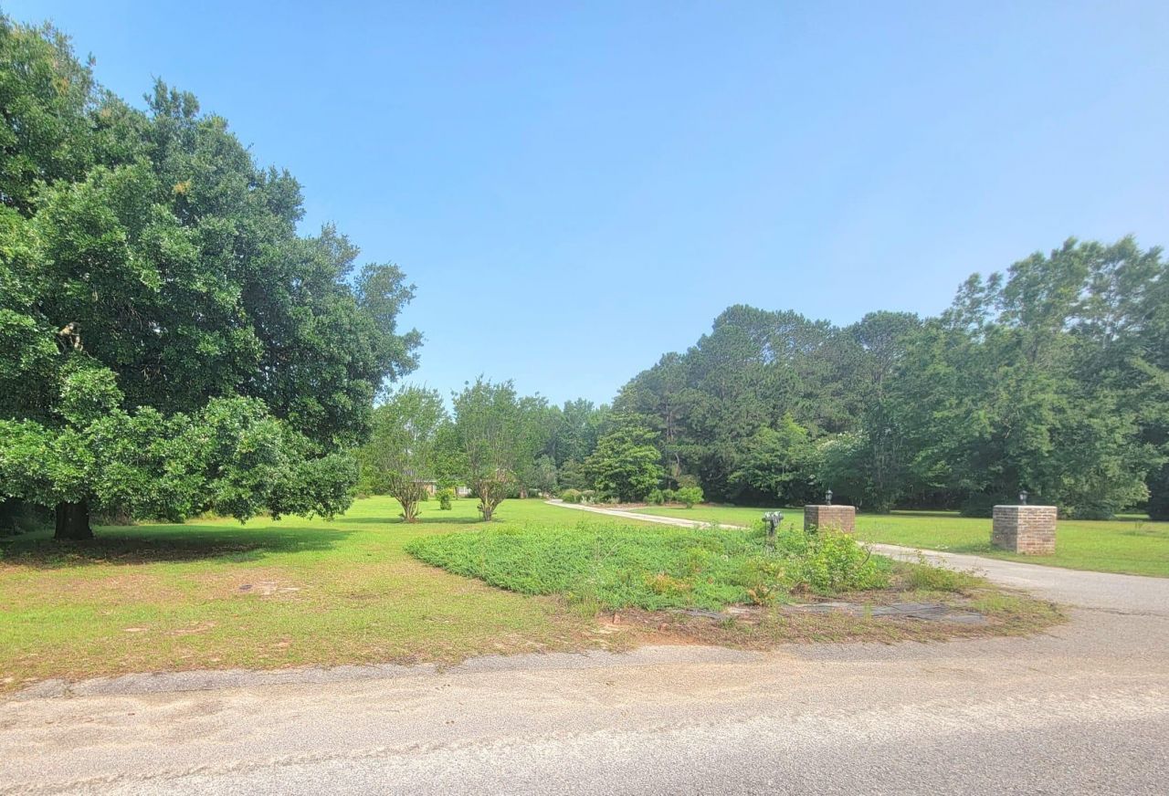 0 Estate Court Photo 8