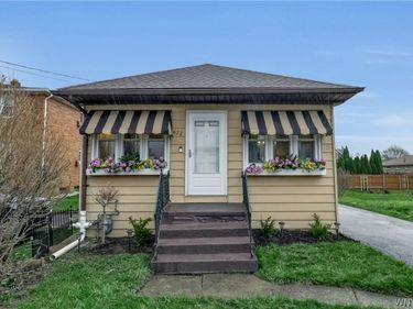 677 Harlem Road, Buffalo, NY 14224