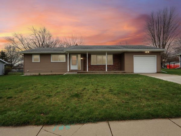 917 Kriedeman Drive, Stoughton, WI 53589