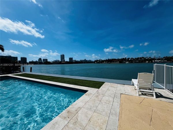 960 Bay Dr , Unit 911, Miami Beach, FL 33141
