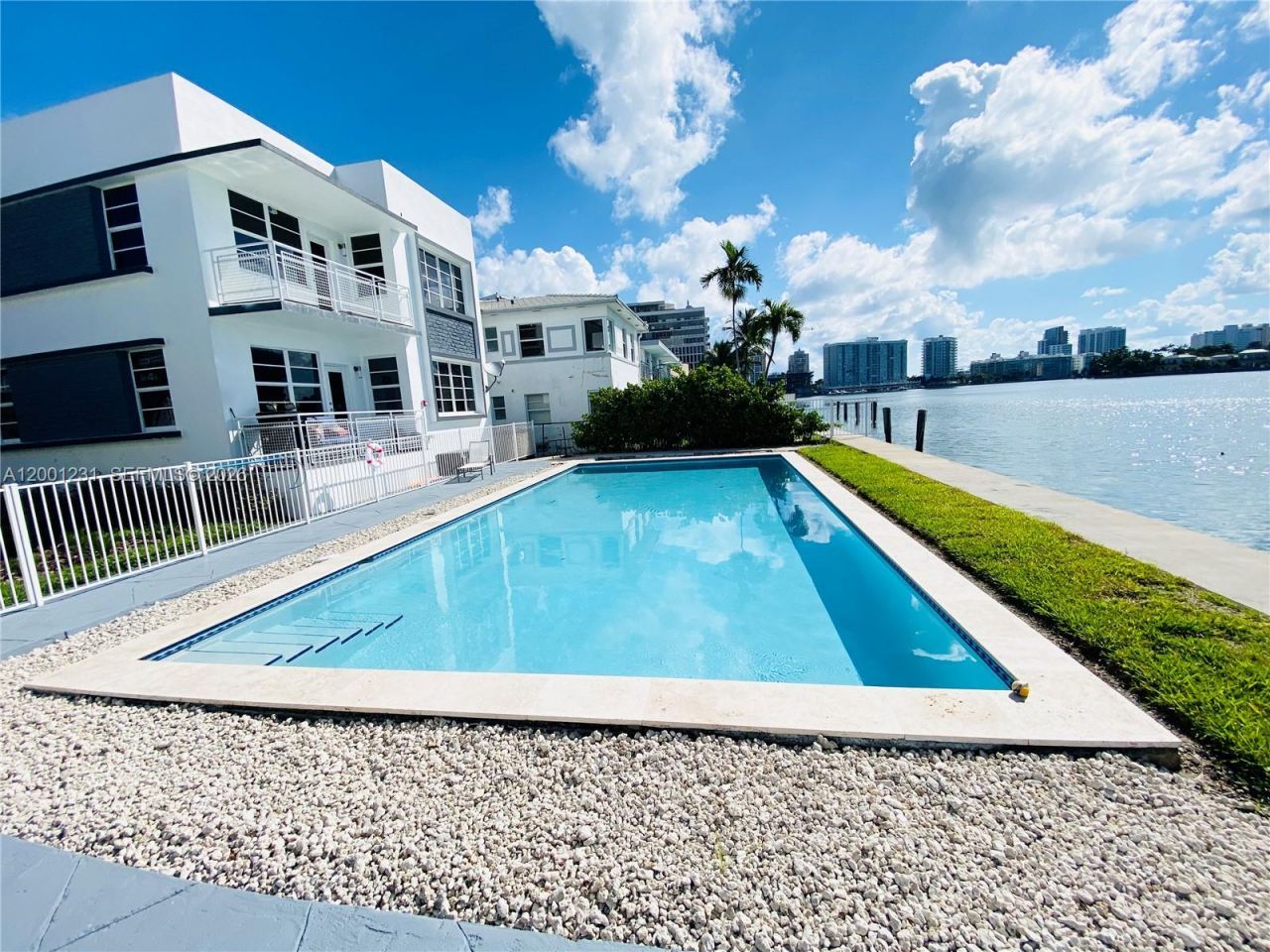 960 Bay Dr , Unit 911, Miami Beach, FL 33141 Photo