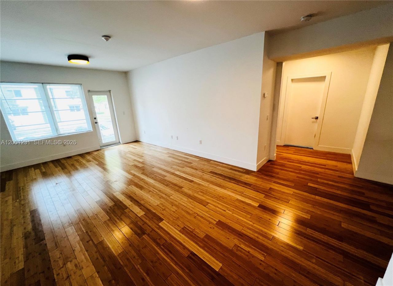 960 Bay Dr , Unit 911, Miami Beach, FL 33141 Photo