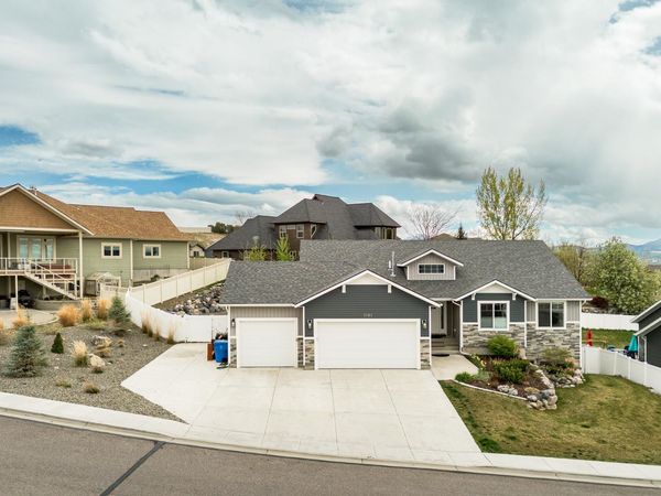 2381 Siena Dr, Pocatello, ID 83201