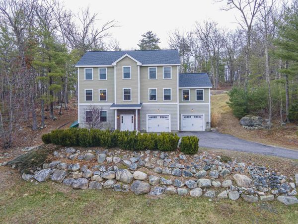 23 Valleyview Drive, Merrimack, NH 03054