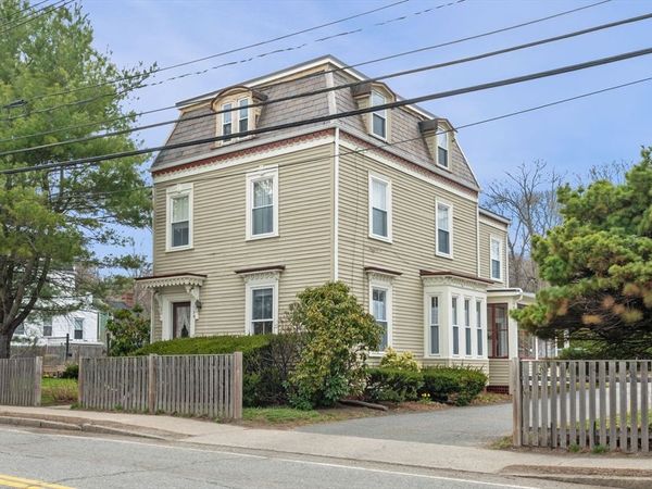 79 Central St, Unit 1, Ipswich, MA 01938