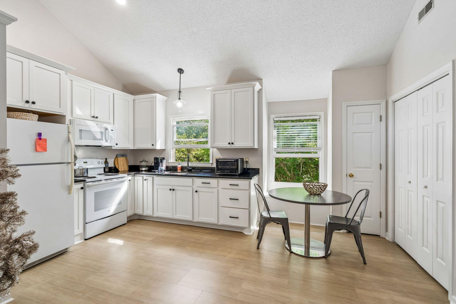 317 Sumter Avenue Photo 82