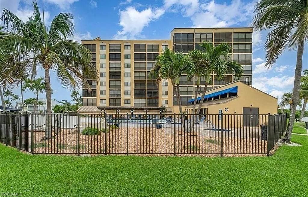 400 Lenell Rd, Unit 207, Fort Myers Beach, FL 33931 Photo