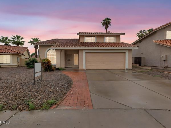 4216 E AMBERWOOD Drive, Phoenix, AZ 85048
