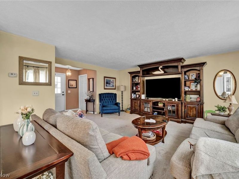 9788 Nicole Lane, Olmsted Township, OH 44138 Photo 7