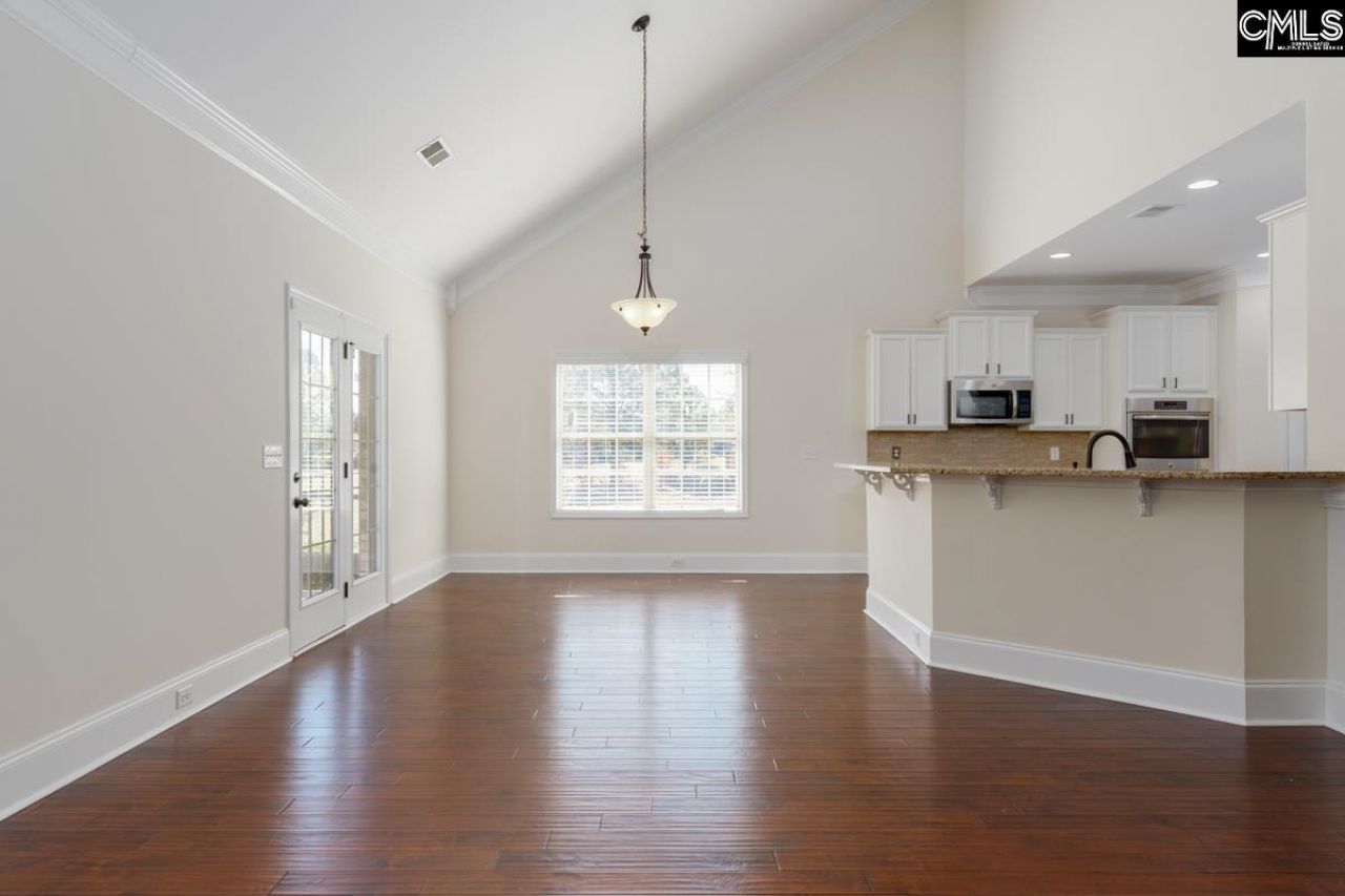 296 Glenn Village Circle Photo 16