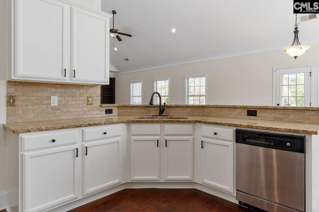 296 Glenn Village Circle Photo 18