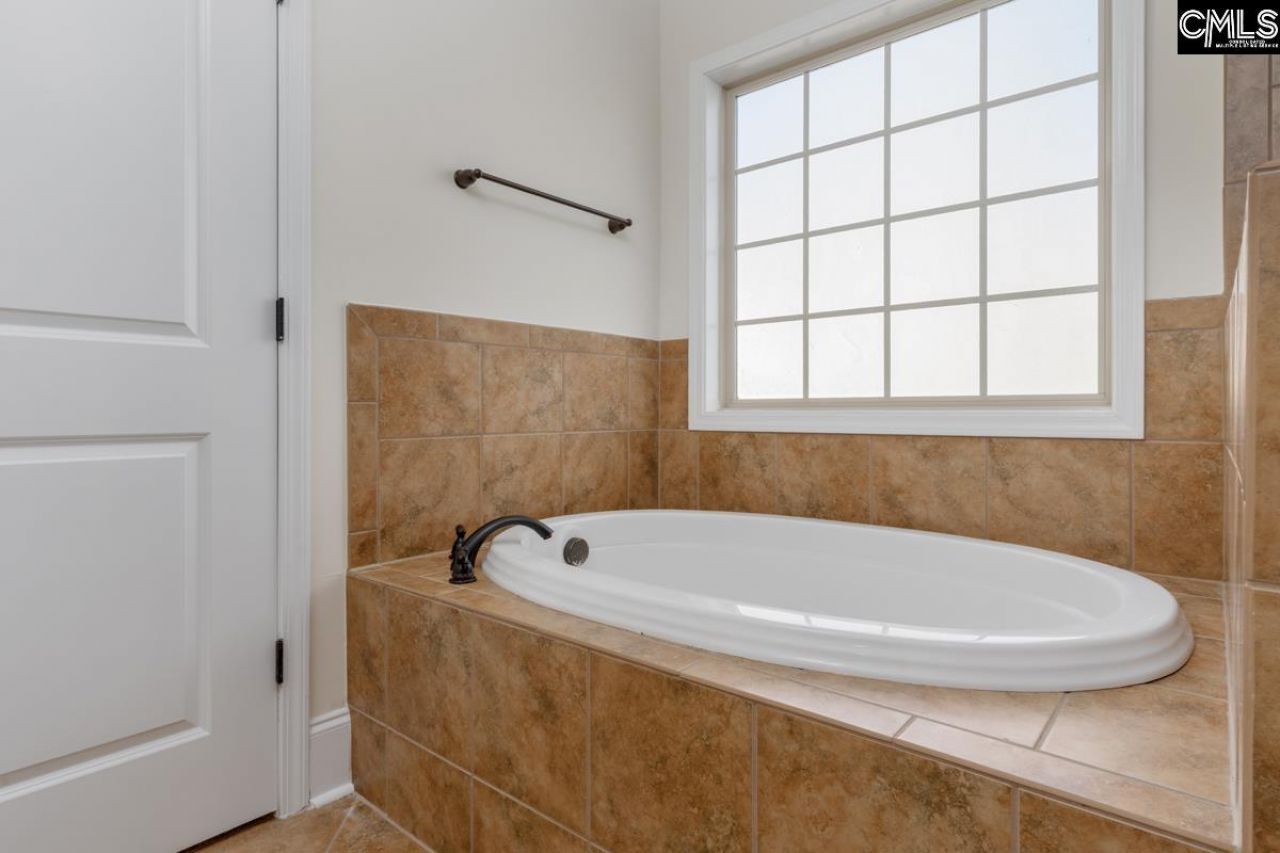 296 Glenn Village Circle Photo 24