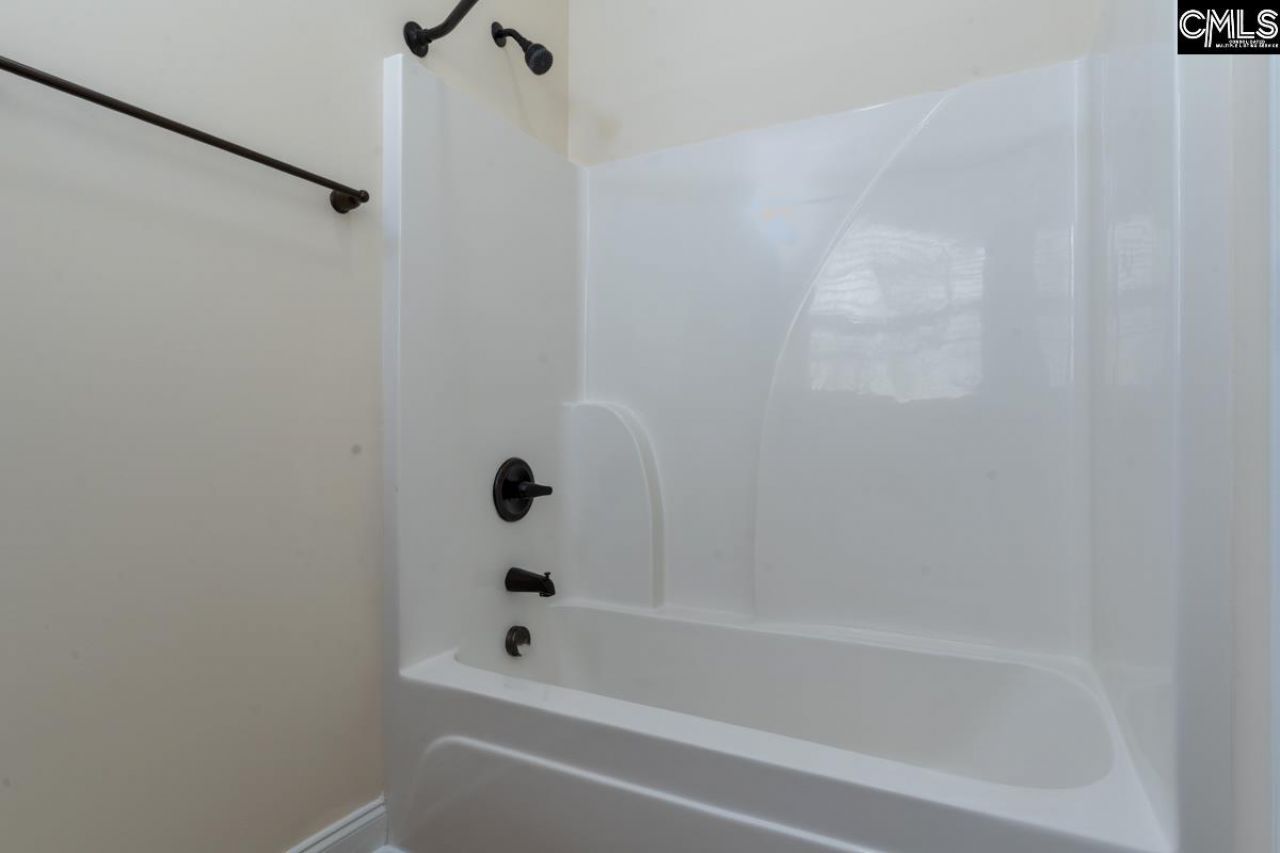 296 Glenn Village Circle Photo 38