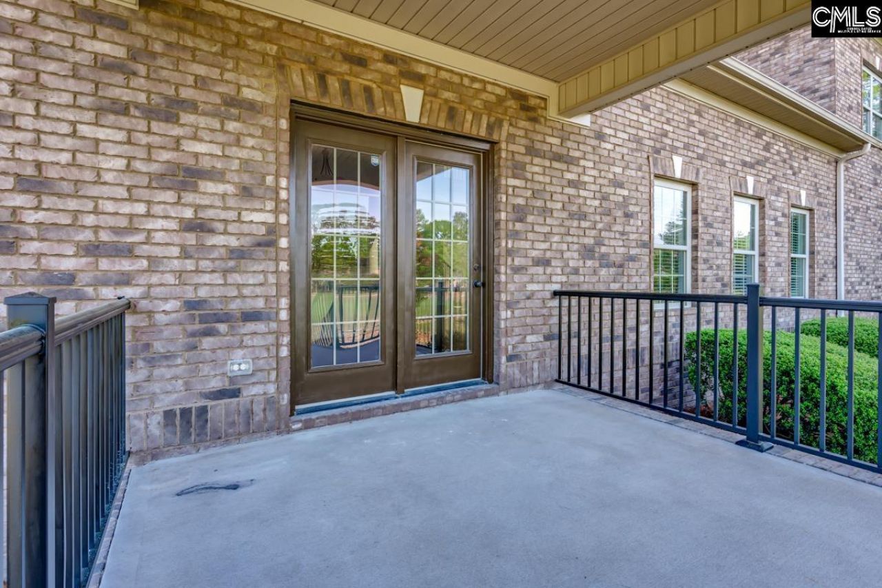 296 Glenn Village Circle Photo 8