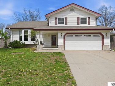 7017 Valley Road , La Vista, NE 68128