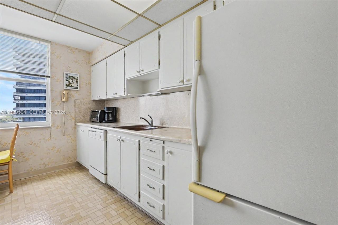 1200 S Ocean Blvd , Unit 8A, Boca Raton, FL 33432 Photo