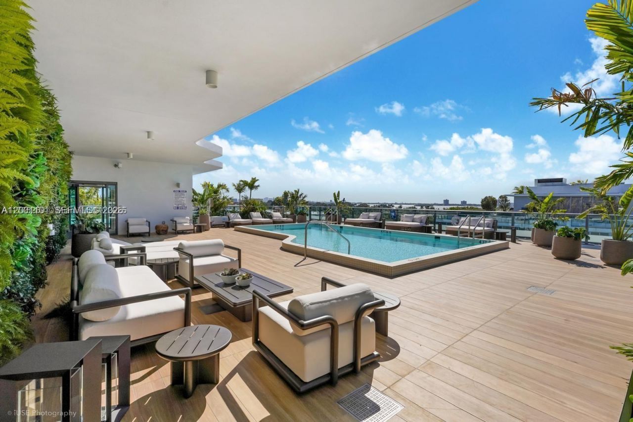 9901 W Bay Harbor Dr, Unit 401, Bay Harbor Islands, FL 33154 Photo