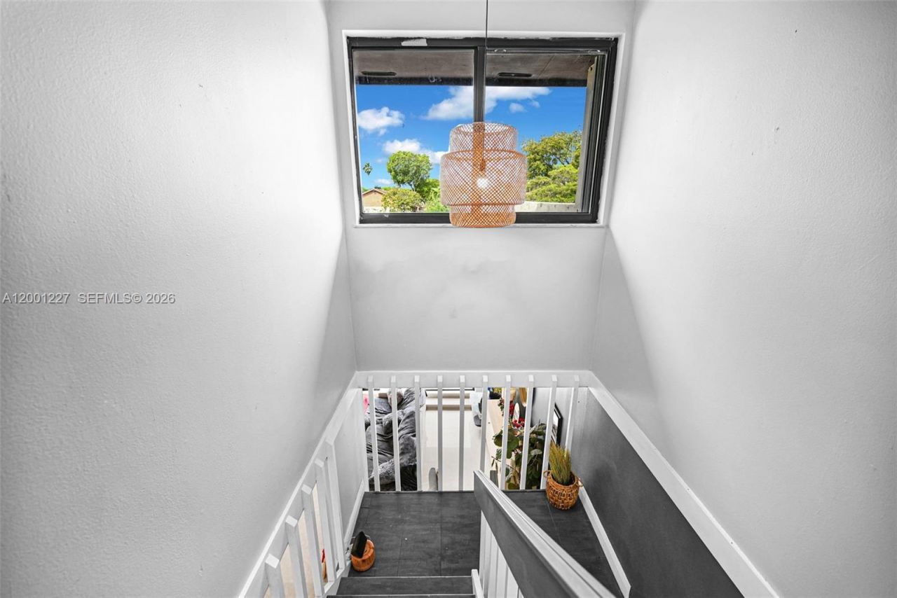 19252 NW 65th Ct, Hialeah, FL 33015 Photo