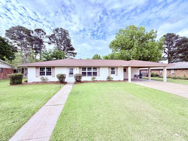 2608 Pemberton Ave., Tupelo, MS 38801