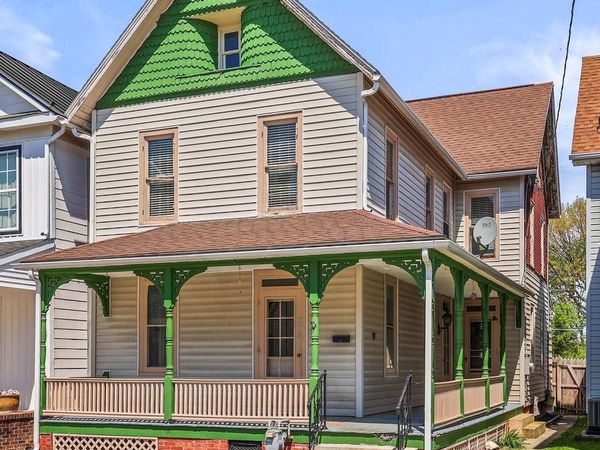 220 LOCUST STREET, HANOVER, PA 17331